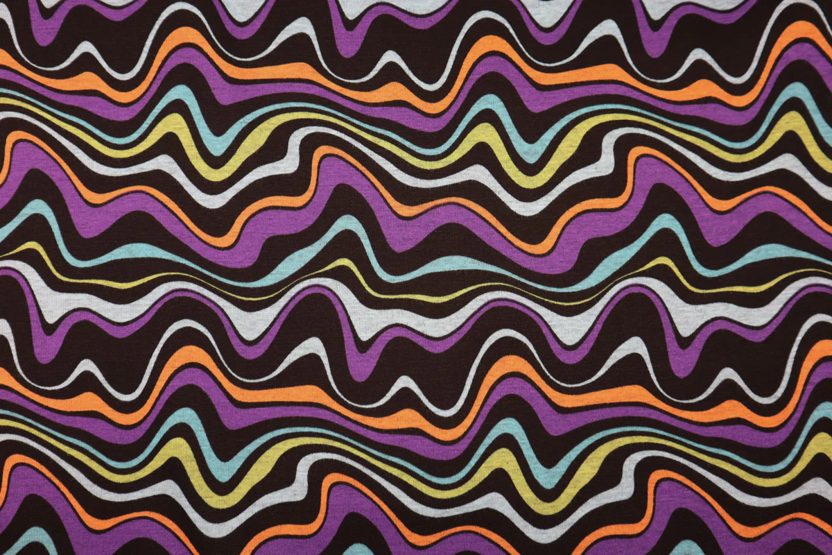 Alpenfleece Bunte Wellen - Image 6