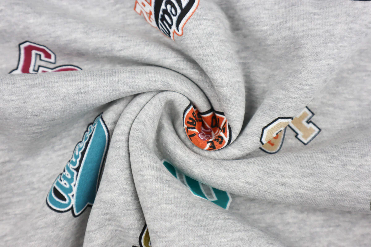 Sweatshirt Stoff College Patches by Qjutie - Image 3